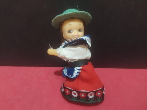 Vecchia bambola figura