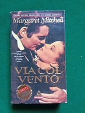 Libro. Via Col Vento. Usato