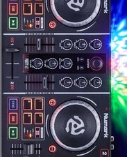 Numark Party Mix-Console DJ, Set da DJ per Principianti con Luci Integrate Disco