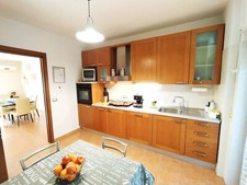 cucina ciliegio massello con forno a gas piano cottura 4 fuochi e lavastoviglie 