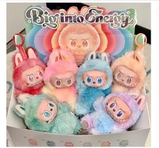 The Monsters Big Into Energy Series Pendente in Vinile Peluche Scatola Cieca, Sigillato