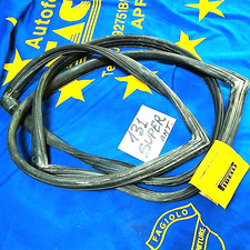 GUARNIZIONE 131 FIAT 2^S. GOMMA VETRO PARABREZZA FIAT 131 RACING-SUPERMIRAFIORI