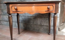 Coppia di comodini tavolino