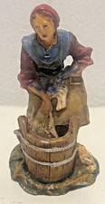 ANTICO PASTORE DEL PRESEPE: DIORAMA PASTORELLA LAVANDAIA - CHIAPPA CONFALONIERI