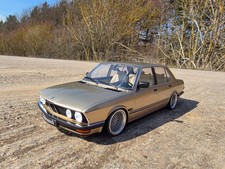 Tuning basso 1:18 BMW 528i E28