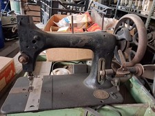 ANTICA MACCHINA PER CUCIRE D'EPOCA