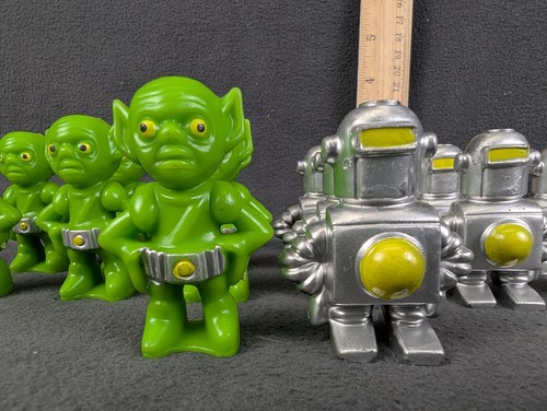 Set figurine cake toppers