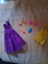 Accessori Misti Barbie Mattel Anni 80/90. 2 Abiti E Altri Accessori Come In Foto