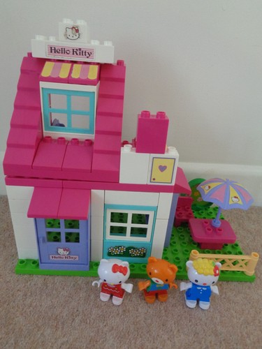 Hello kitty house figure - hello,