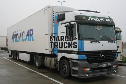Foto camion mercedes benz - foto,
