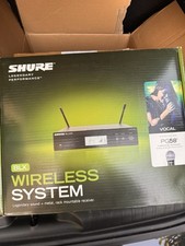 Shure BLX24RE PG58 M17 Radiomicrofono Microfono Palmare montabile in rack + cavo