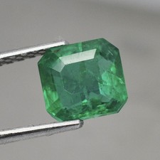 SMERALDO NATURALE CT. 0,92 FORMA SMERALDO QUADRATO IN BLISTER
