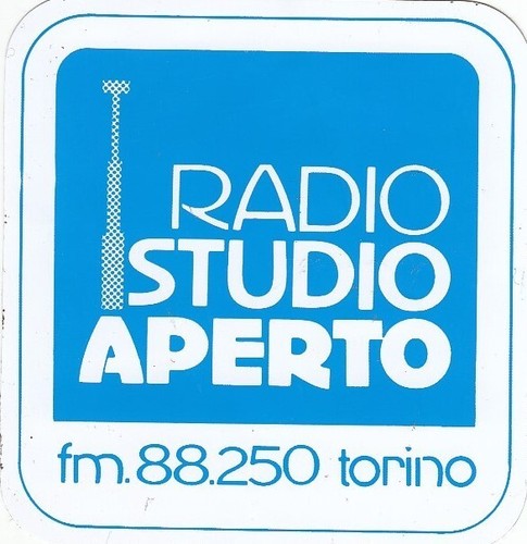 Adesivo radio studio - studio, aperto