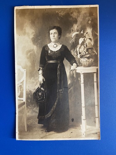 Foto storica donna pugliese - foto,