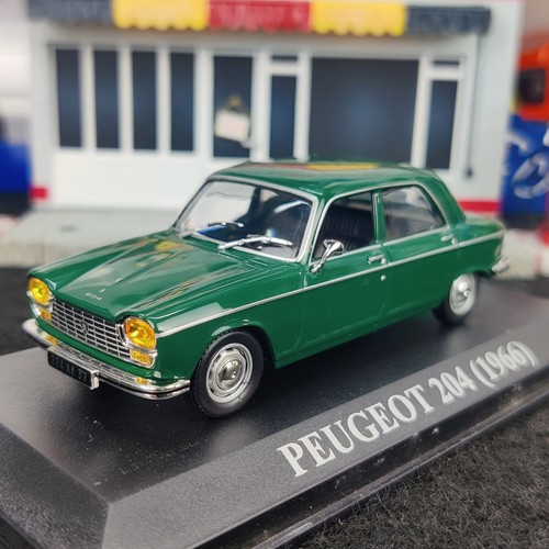 Voiture peugeot 204 vert - voiture,