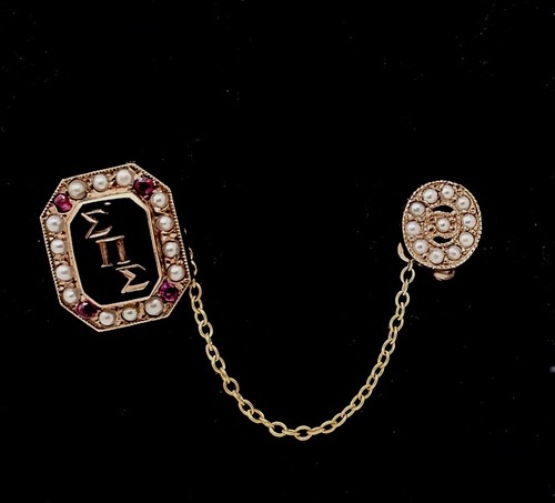 Spilla distintivo capitolo - e,
