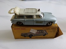 DINKY TOYS N°556 AMBULANCE "ID 19" Citroen. With Dent On Rear (see Pic) 
