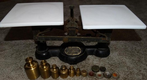 Antica bilancia - a,