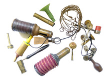 VECCHI STRUMENTI ATTREZZI E RICHIAMI DA CACCIATORE VINTAGE CACCIA DA BRESCIA