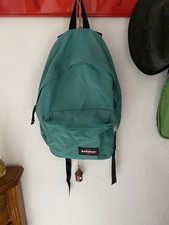 Eastpak Zaino in nylon verde smeraldo con tasca esterna.Misure 48x40 cm
