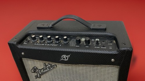 Amplificatore per chitarra - , a