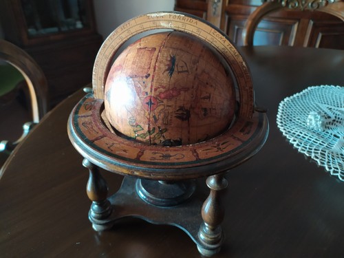 Mappamondo globo del vecchio - ,