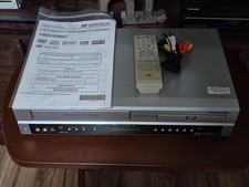 Sansui VRDVD40001 Lettore combinato DVD/VCR con telecomando e manuale