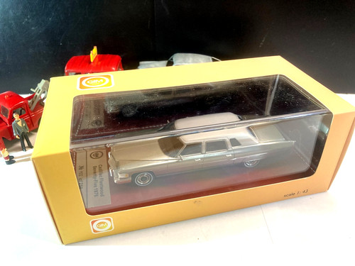 Cadillac fleetwood limousine - cadillac,