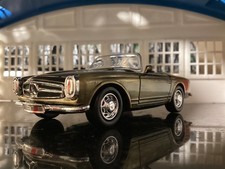 Mercedes Benz 280SL di New Ray