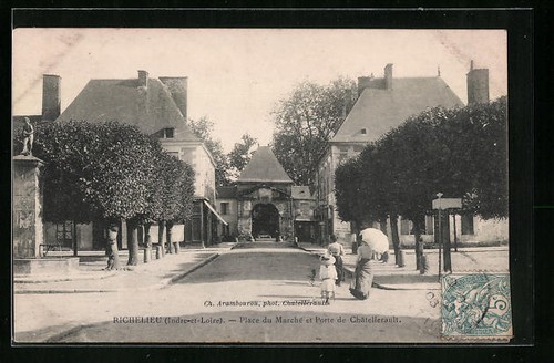 Cpa richelieu place du - place,