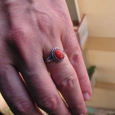 anello corallo incisione intagliata gioiello vintage donna elegante regalo per lei made italy