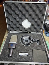 AKG C214 Microfono a