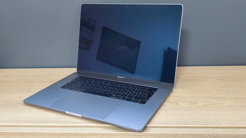 Macbook pro a1990 - pro, touchbar