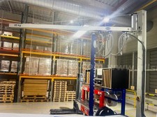 Gru girevole a colonna con