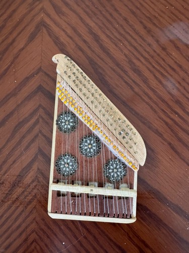 Qanun miniatura strumento - qanun,
