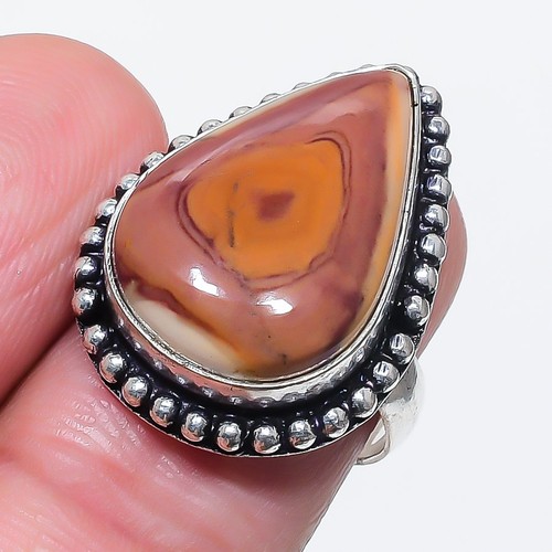 Anello con pietre preziose