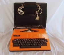 Macchina da scrivere ADLER