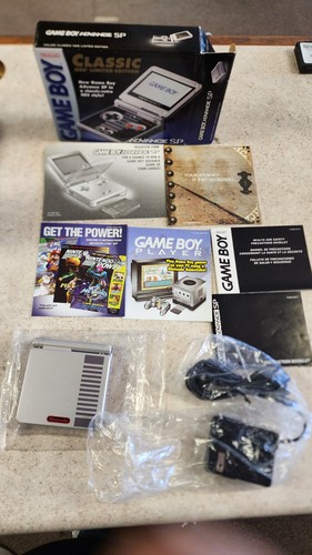 Nintendo gameboy advacne - gameboy,