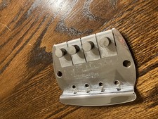 Music Man Stingray ponte basso