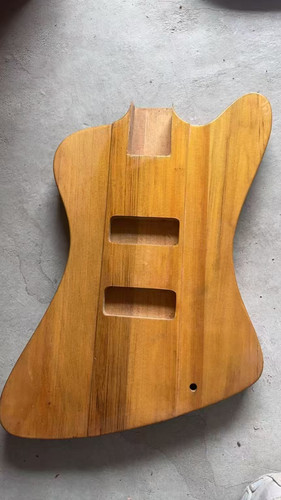 Corpo chitarra basso finitura
