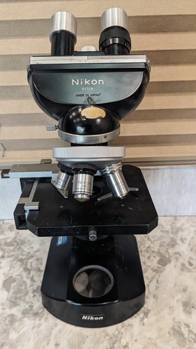Microscopio binoculare vintage