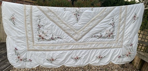 Country chic bedspread - chic,