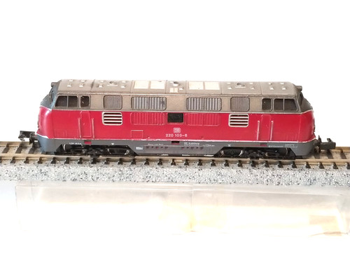 Locomotora diésel 220 - locomotora,