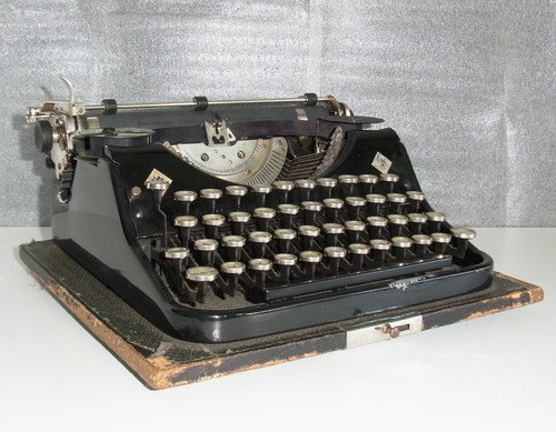 Vintage mercedes typewriter - ,