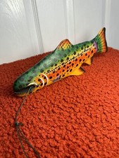 Pesce trota in legno