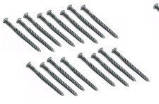 Chiodi a vite zincati per