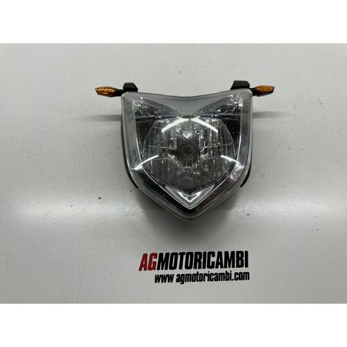 Faro anteriore con - anteriore,