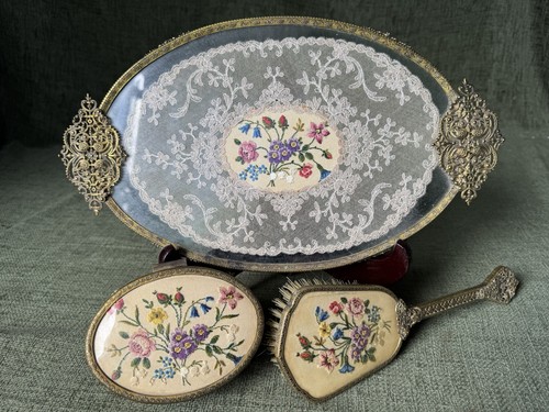 Vintage petit point dressing - petit,