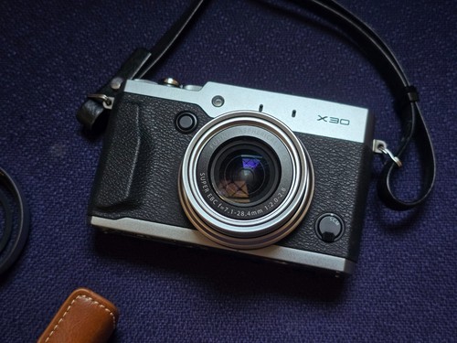 Fuji x30 solo - , corpo