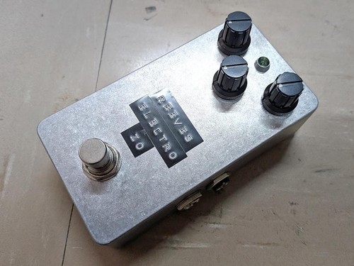Reeves electro pedale per - pedale,